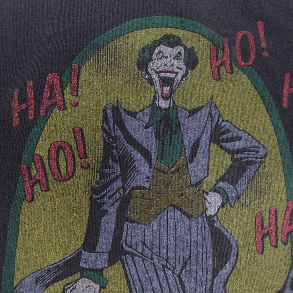 Vintage The Joker Batman Shirt Men's Medium Take Cover Tee Y2K - Picture 4 of 7